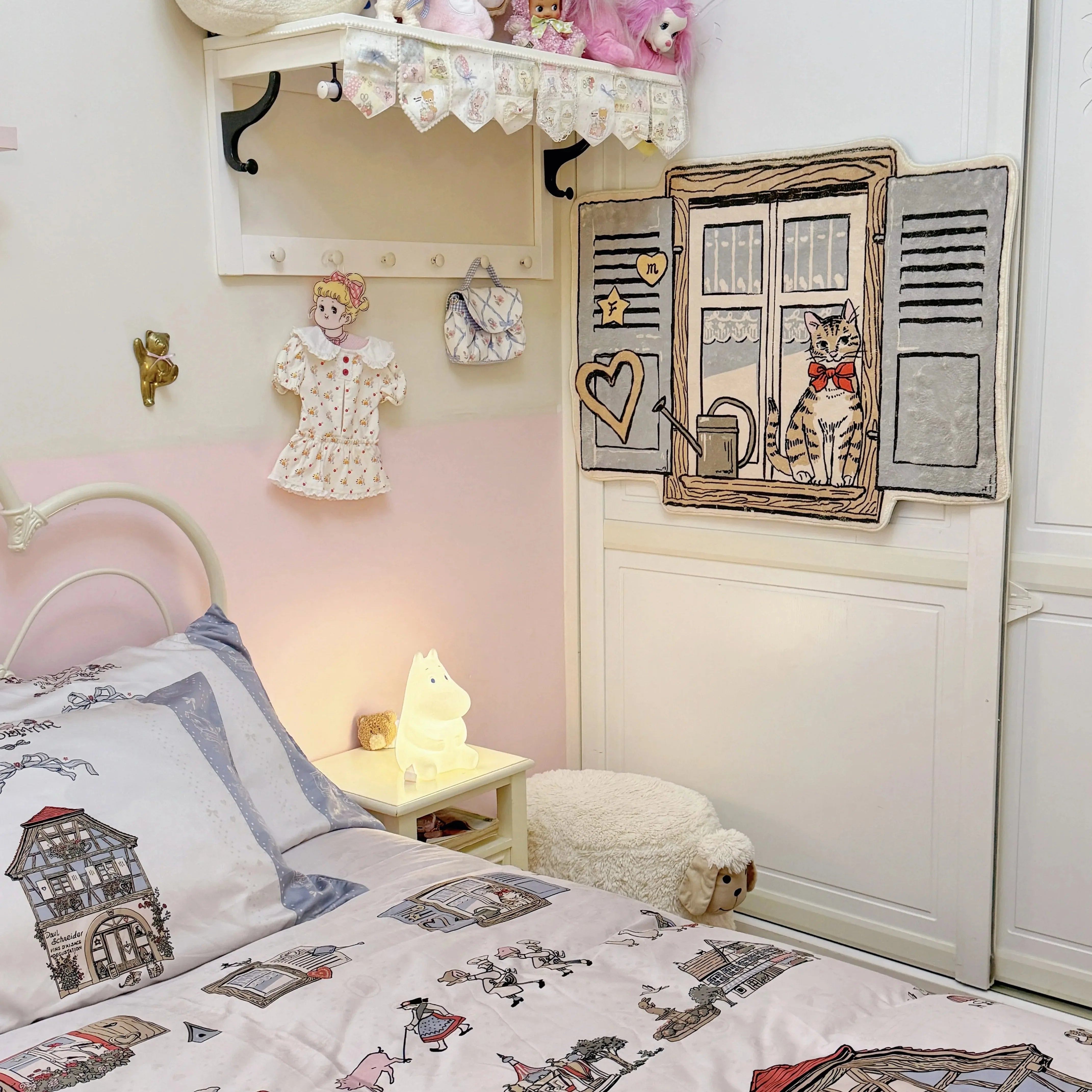 Exklusive Auswahl von Navak Carpet: Cloud-Hug-Bettvorleger – Static-Safe™-Flausch für kleine Zehen, OEKO-TEX®-zertifiziertes, verträumtes Dekor | Verspielte Bodenkunst fürs Kinderzimmer